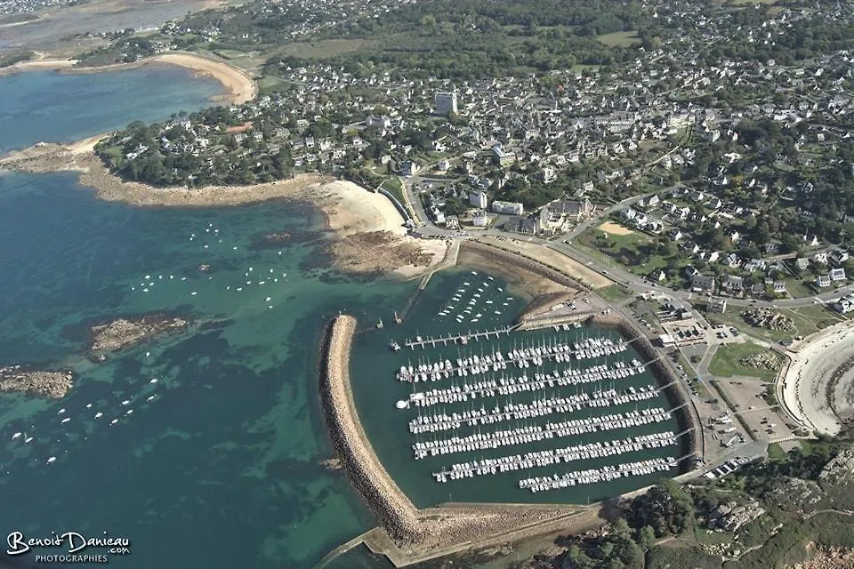 Apartment Les Pieds Dans L Eau Acces A La Plage Depuis La Residence Trebeurden