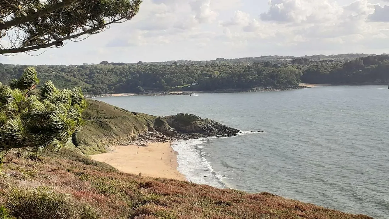 Les Pieds Dans L Eau Acces A La Plage Depuis La Residence Trébeurden 0*,  Frankreich