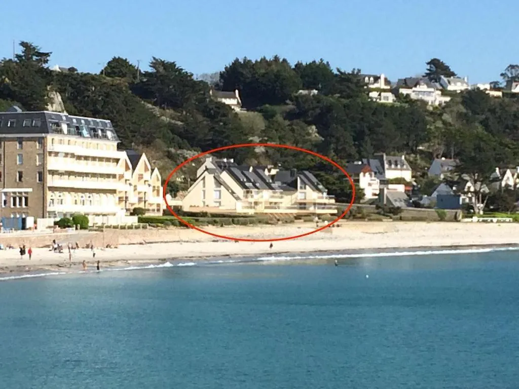 Les Pieds Dans L Eau Acces A La Plage Depuis La Residence Trebeurden 0*,  France
